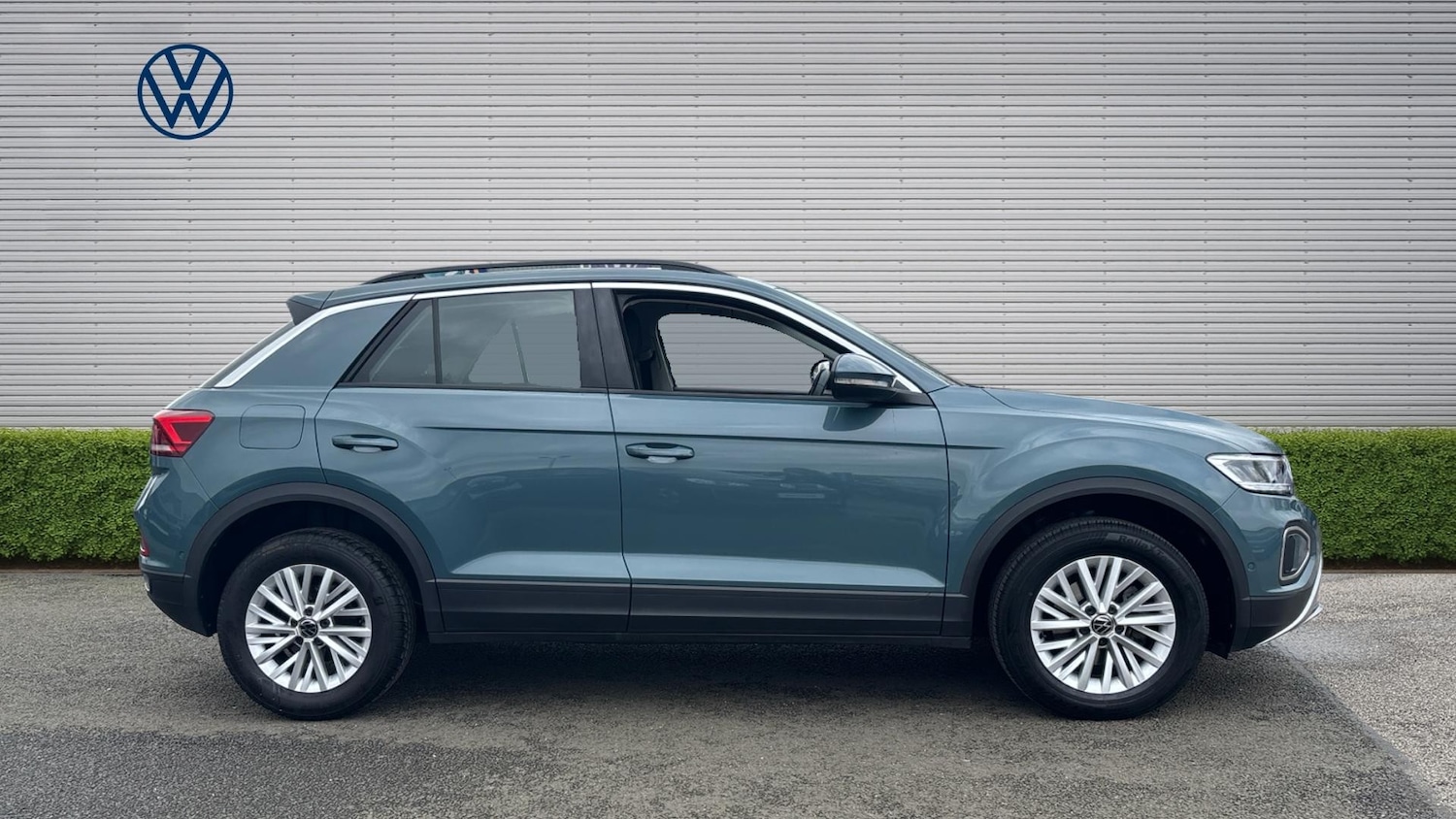 Used Volkswagen T-Roc 2024 for sale - 77746532: Photo 4