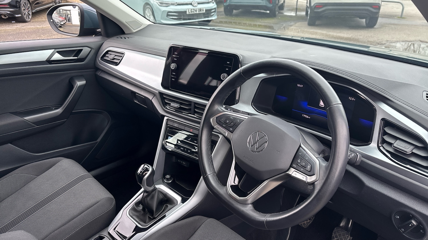 Used Volkswagen T-Roc 2024 for sale - 77746532: Photo 6