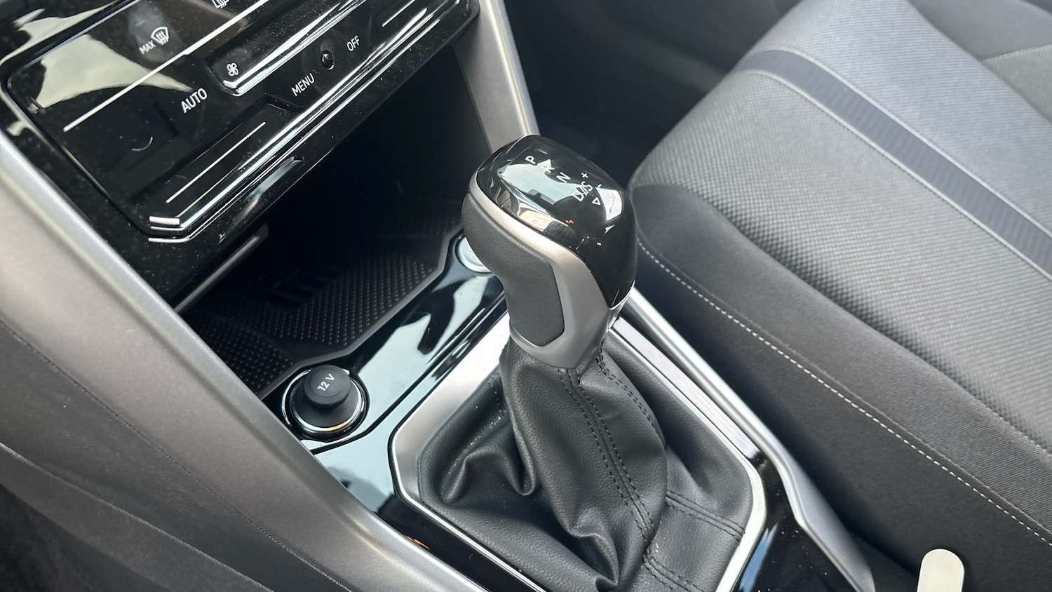 Used Volkswagen T-Roc 2025 for sale - 76366844: Photo 13