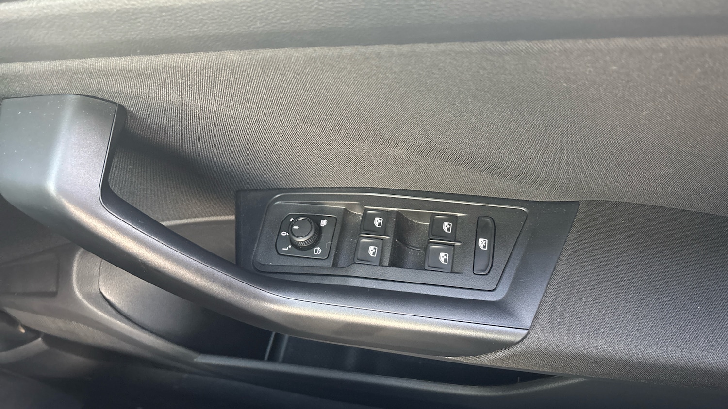 Used Volkswagen T-Roc 2025 for sale - 76366844: Photo 25