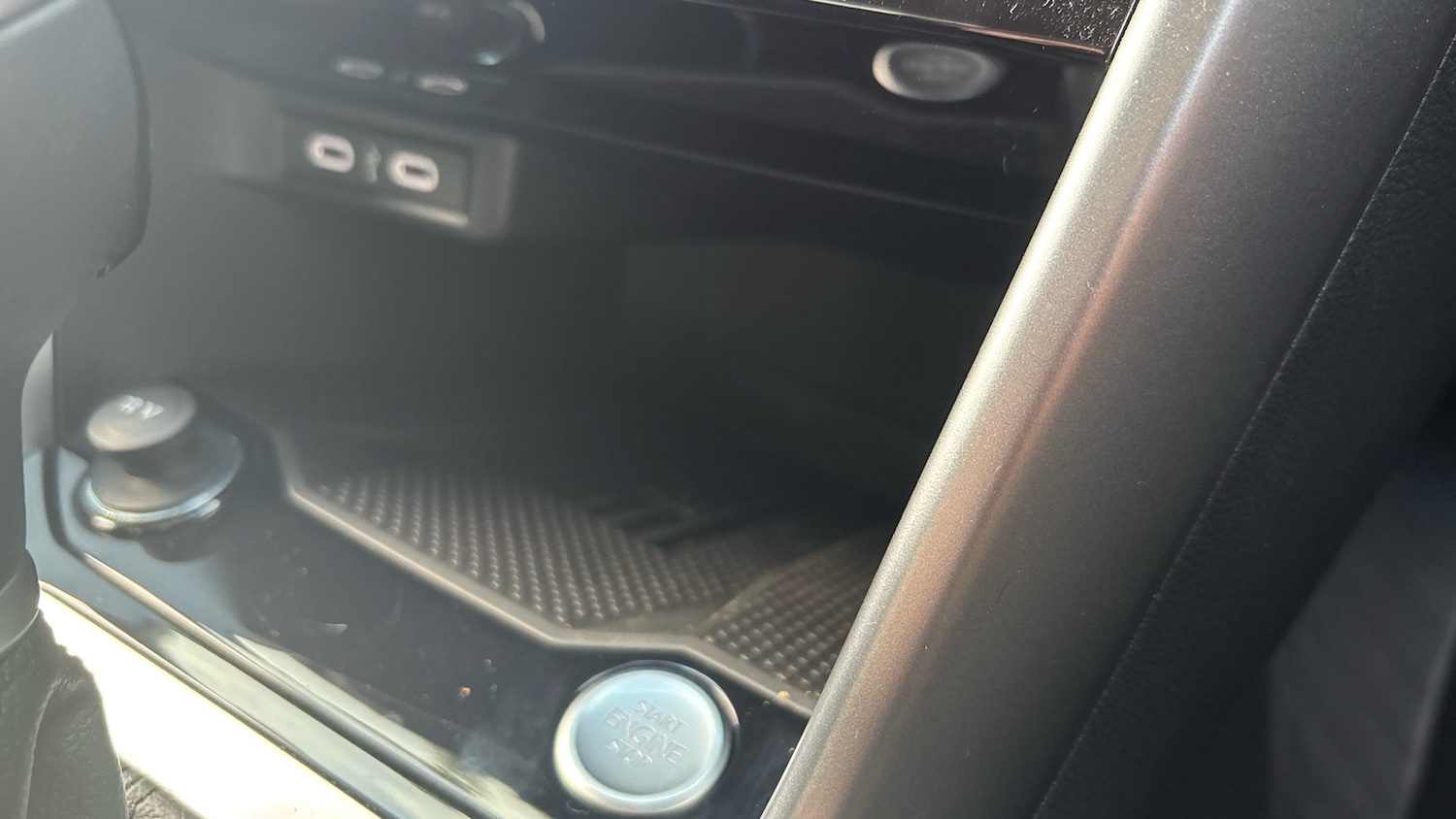 Used Volkswagen T-Roc 2025 for sale - 76366844: Photo 29