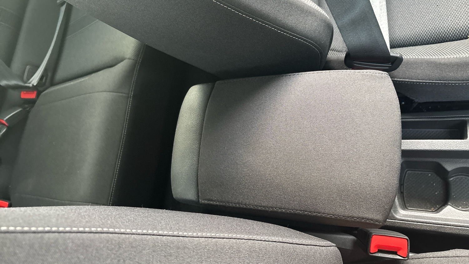 Used Volkswagen T-Roc 2025 for sale - 76366844: Photo 34