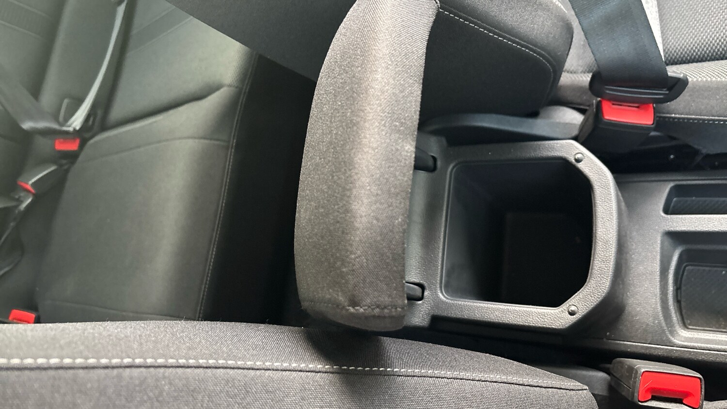 Used Volkswagen T-Roc 2025 for sale - 76366844: Photo 35