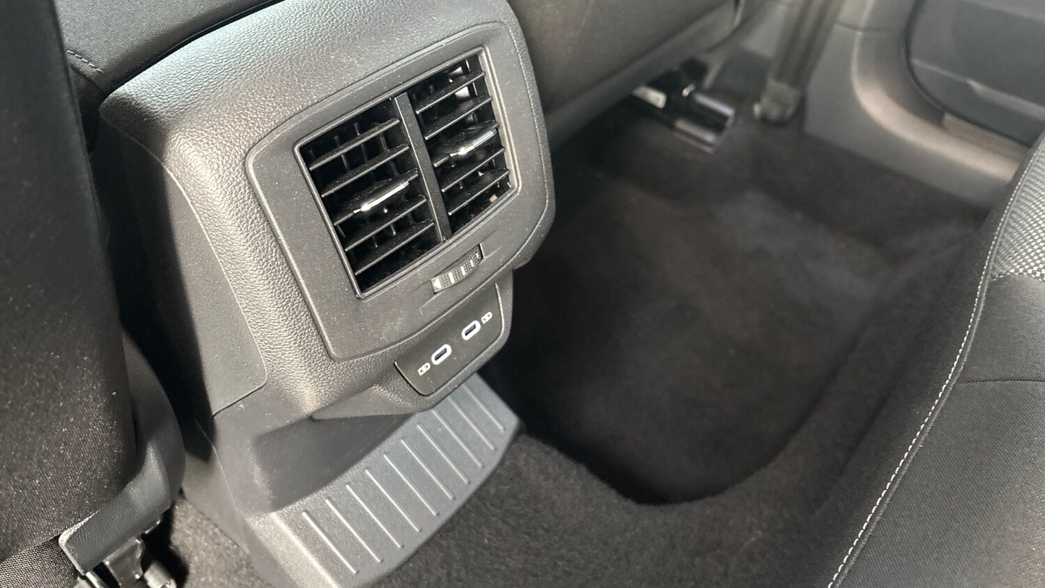 Used Volkswagen T-Roc 2025 for sale - 76366844: Photo 40