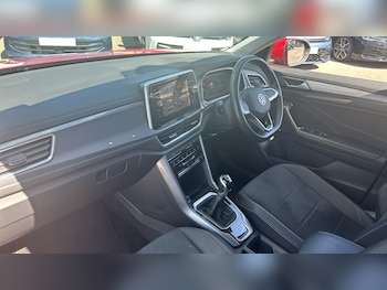 Used Volkswagen T-Roc 2023 for sale - 79140046: Photo
