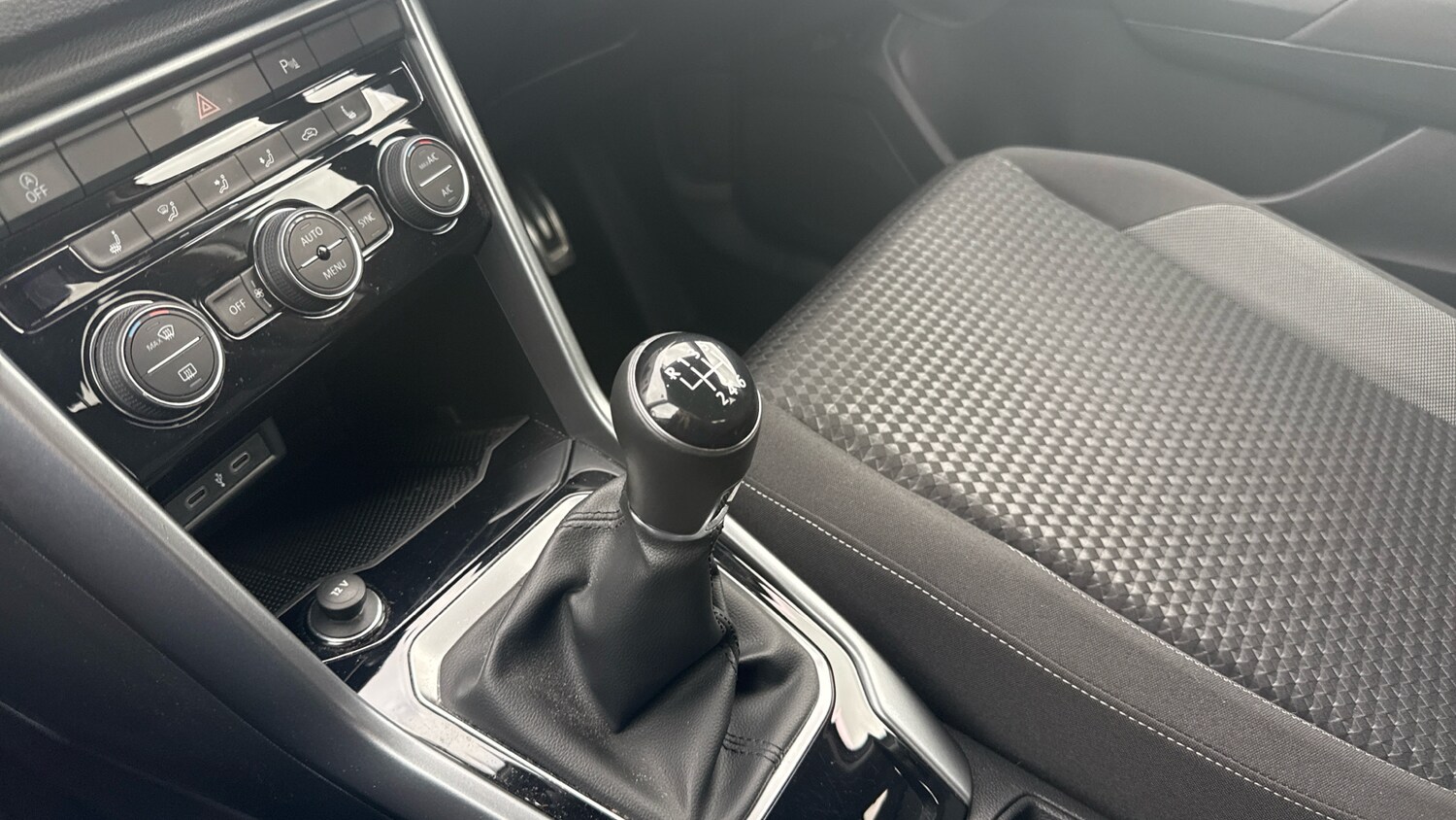 Used Volkswagen T-Roc 2021 for sale - 77746551: Photo 13