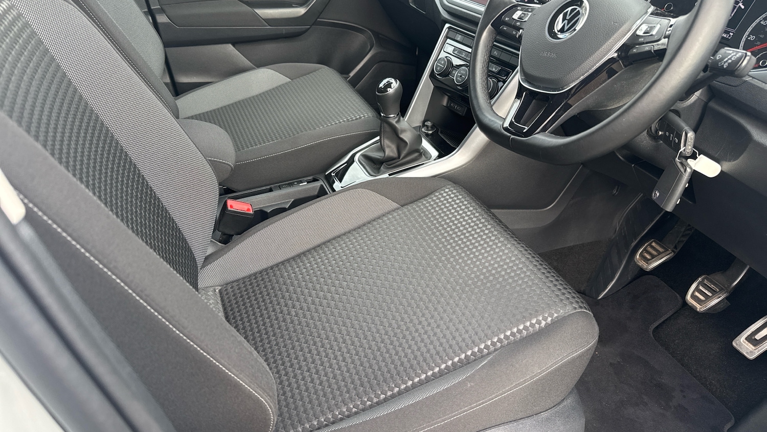 Used Volkswagen T-Roc 2021 for sale - 77746551: Photo 29