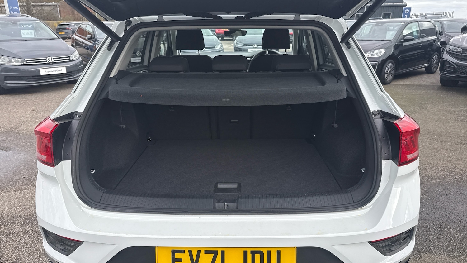 Used Volkswagen T-Roc 2021 for sale - 77746551: Photo 4