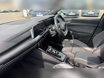 Used Volkswagen Golf 2024 for sale - 79572120: Photo