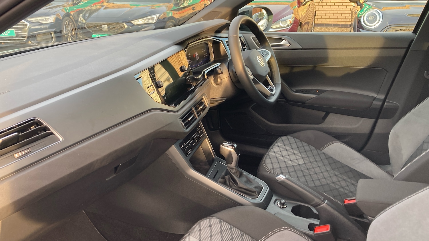 Used Volkswagen Taigo 2025 for sale - 76507236: Photo 2