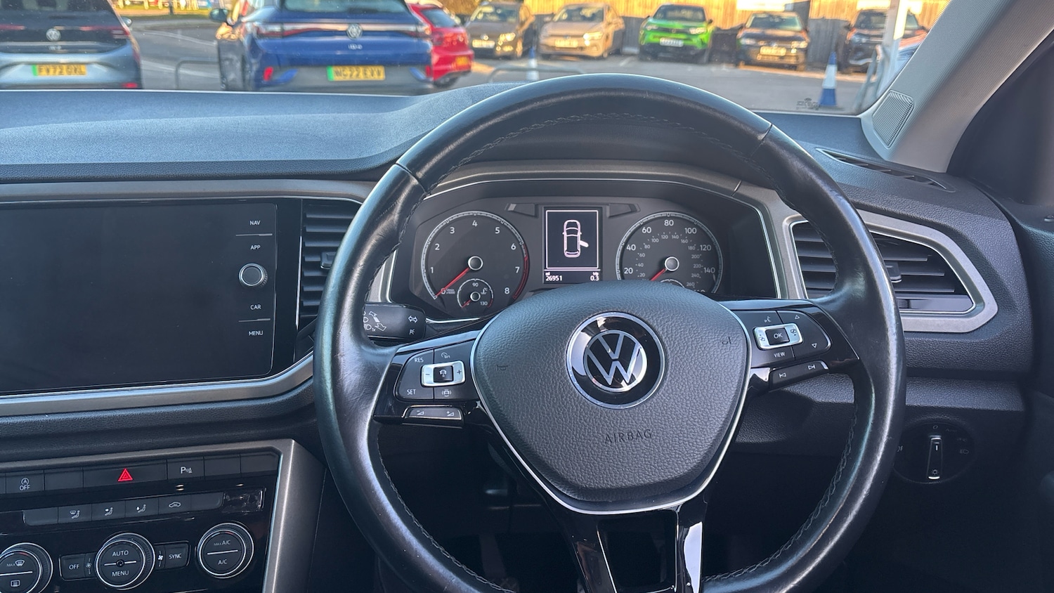 Used Volkswagen T-Roc 2021 for sale - 77172930: Photo 10