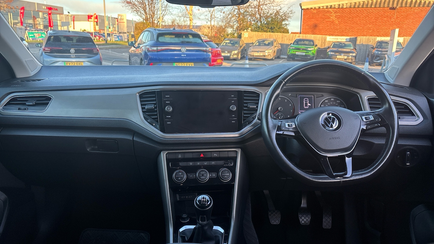 Used Volkswagen T-Roc 2021 for sale - 77172930: Photo 9