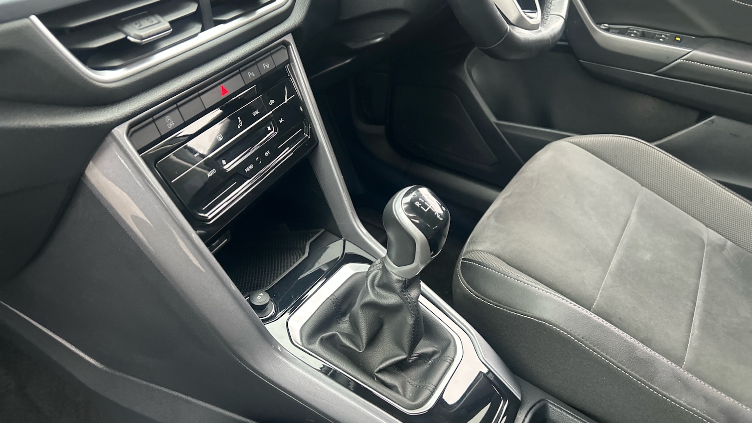 Used Volkswagen T-Roc 2022 for sale - 77273501: Photo 13