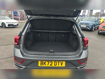 Used Volkswagen T-Roc 2022 for sale - 77273501: Photo