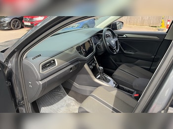 Used Volkswagen T-Roc 2020 for sale - 78800671: Photo