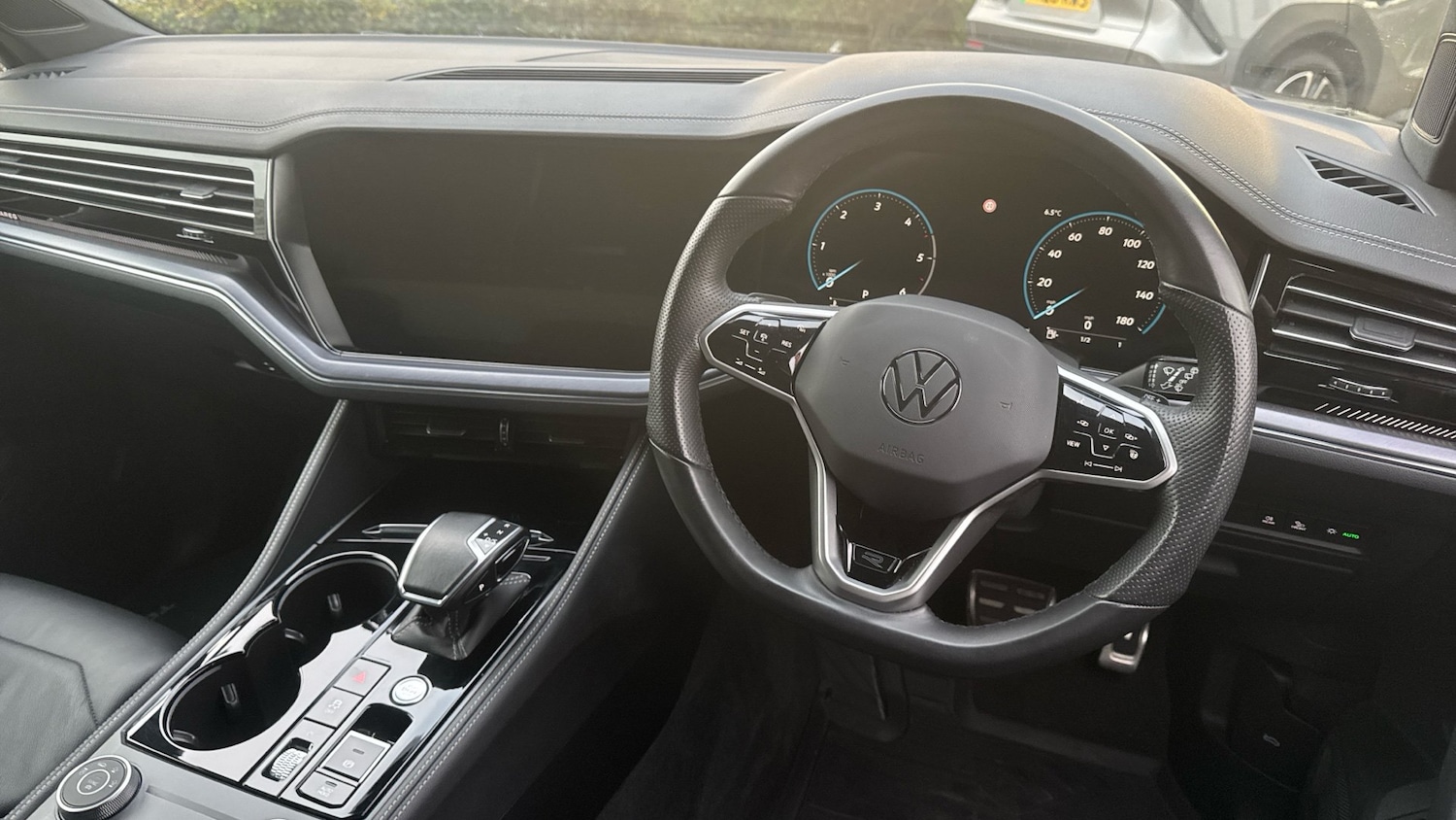 Used Volkswagen Touareg 2023 for sale - 76948184: Photo 10