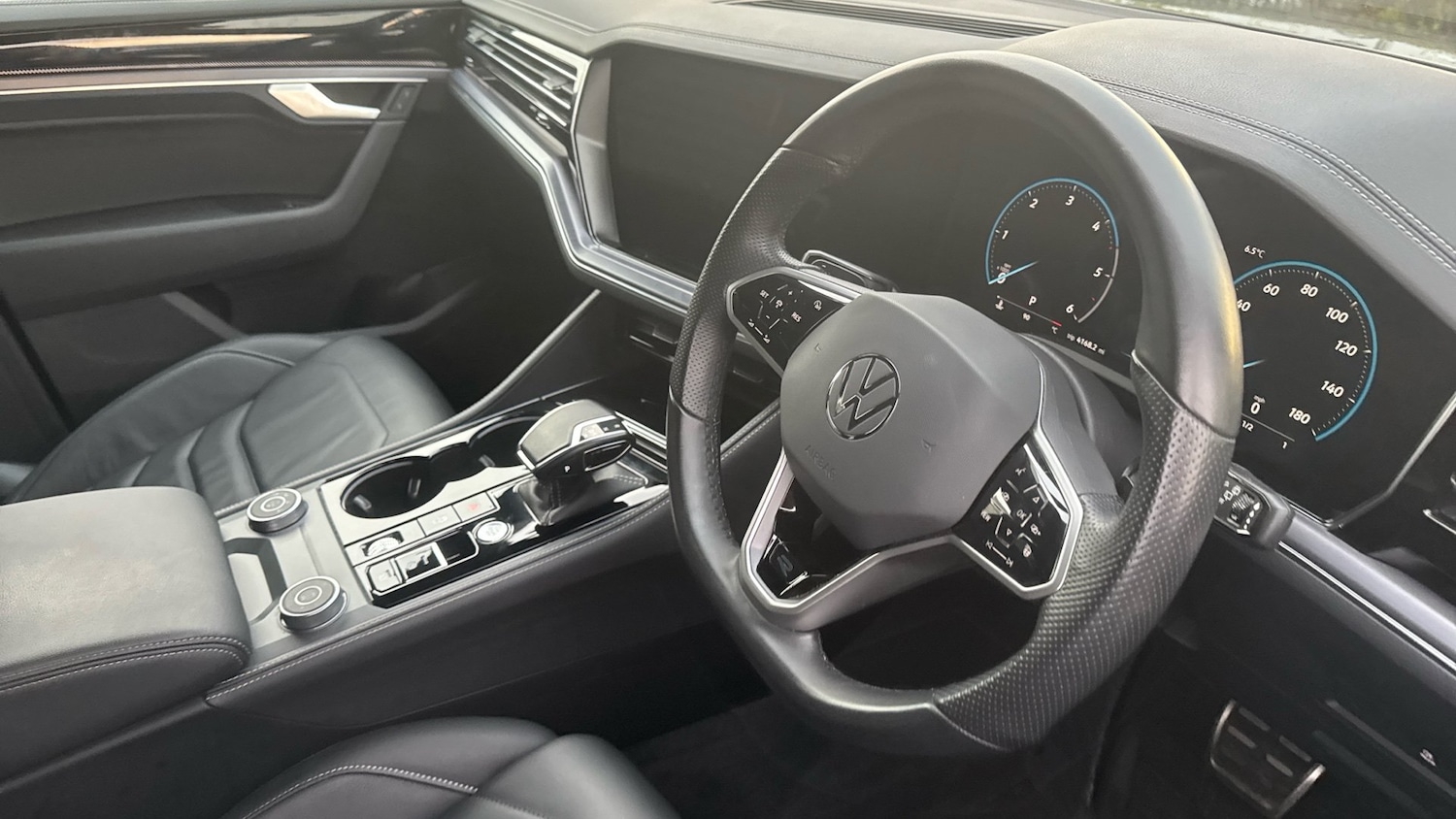 Used Volkswagen Touareg 2023 for sale - 76948184: Photo 11