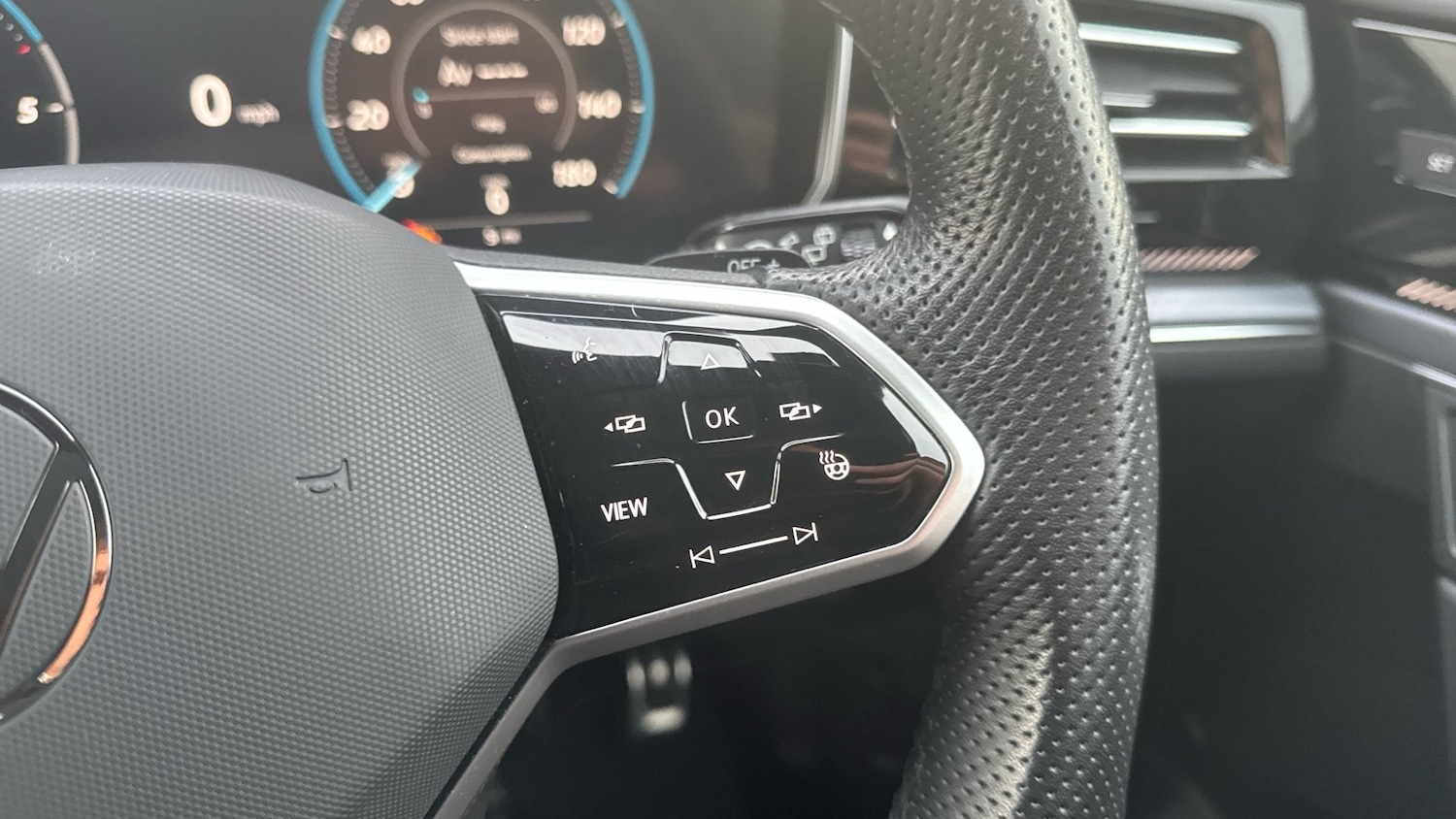 Used Volkswagen Touareg 2023 for sale - 76948184: Photo 41