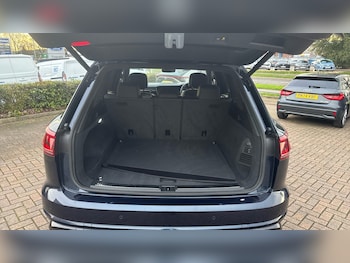 Used Volkswagen Touareg 2023 for sale - 76948184: Photo