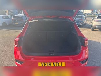 Used Volkswagen T-Roc 2018 for sale - 77732280: Photo