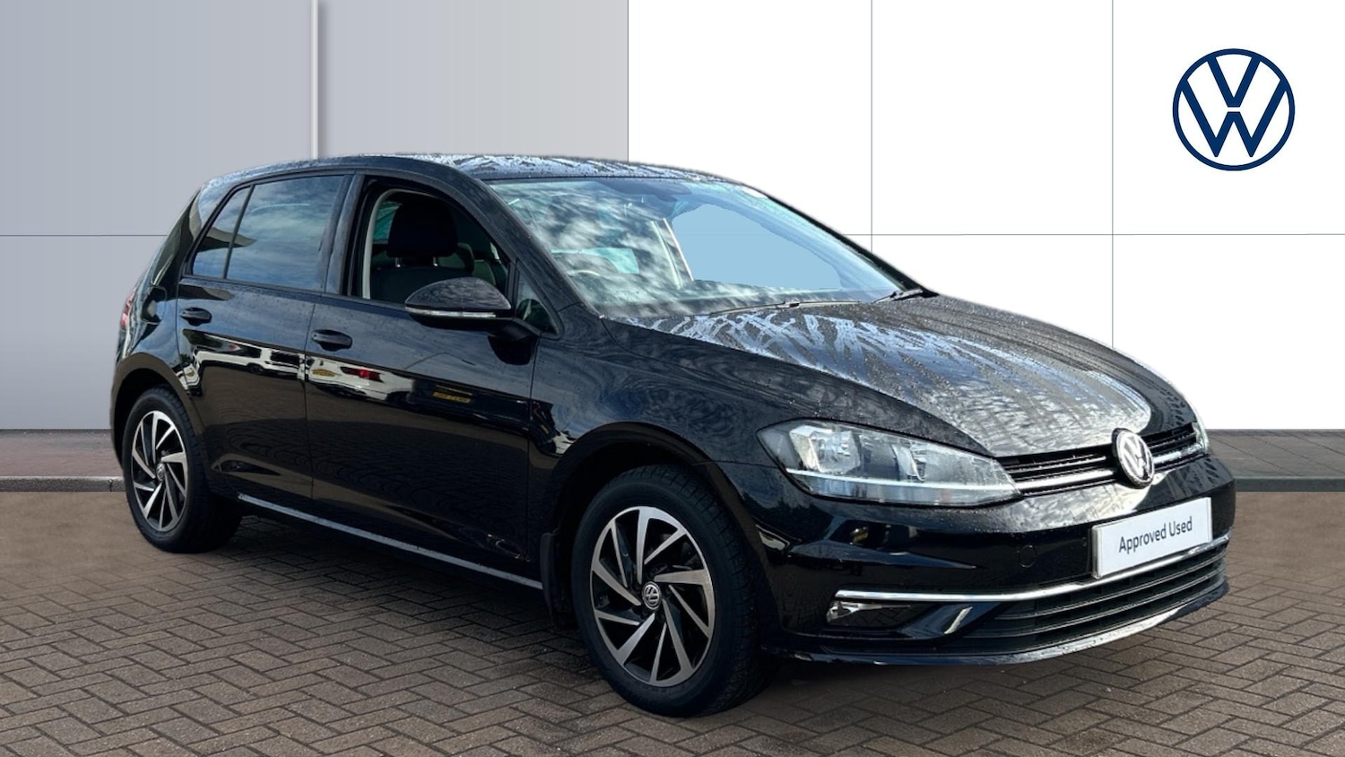Used Volkswagen Golf 2019 for sale - 76536522: Photo 1