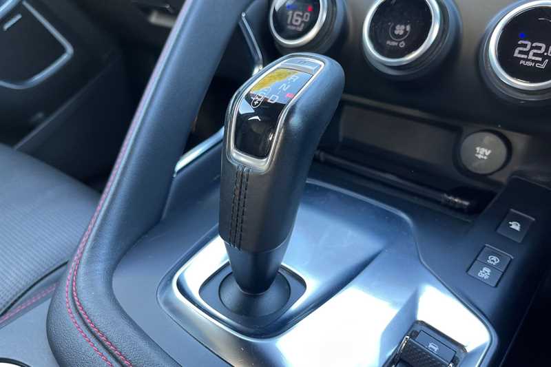 Used Jaguar E-Pace 2017 for sale - 77362792: Photo 40