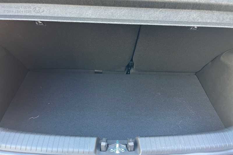 Used Hyundai i10 for sale - 76733841: Photo 25