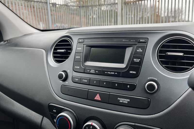 Used Hyundai i10 2017 for sale - 77945105: Photo 18