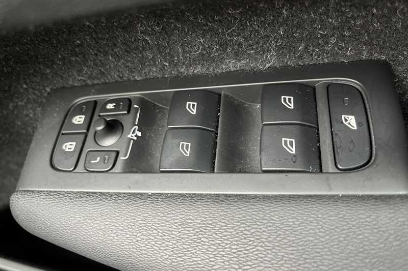 Used Volvo XC40 2020 for sale - 76088249: Photo 16