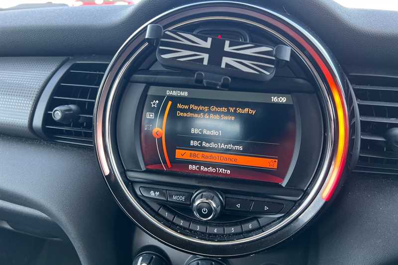 Used MINI Hatch 2019 for sale - 78208546: Photo 19