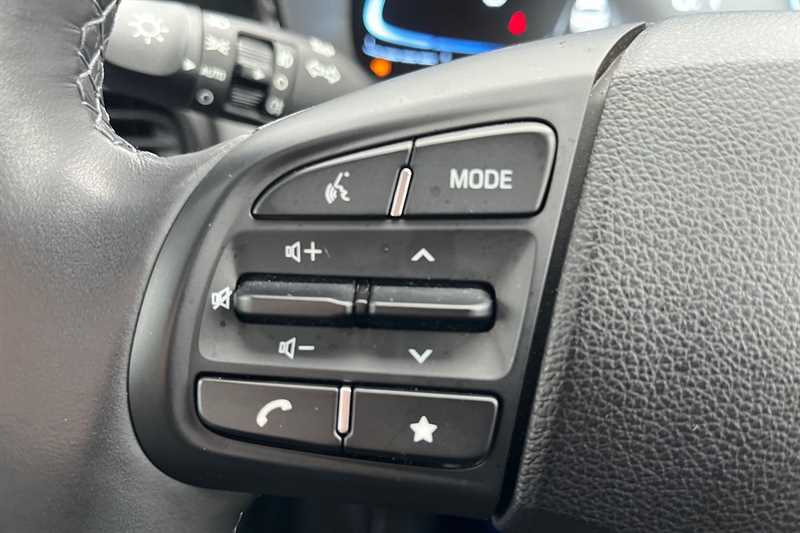 Used Hyundai i10 2023 for sale - 76978130: Photo 21