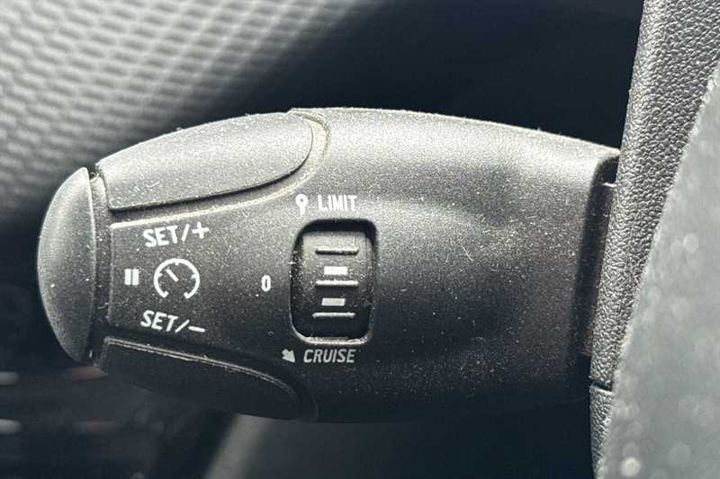 Used Peugeot 2008 2018 for sale - 77699136: Photo 41