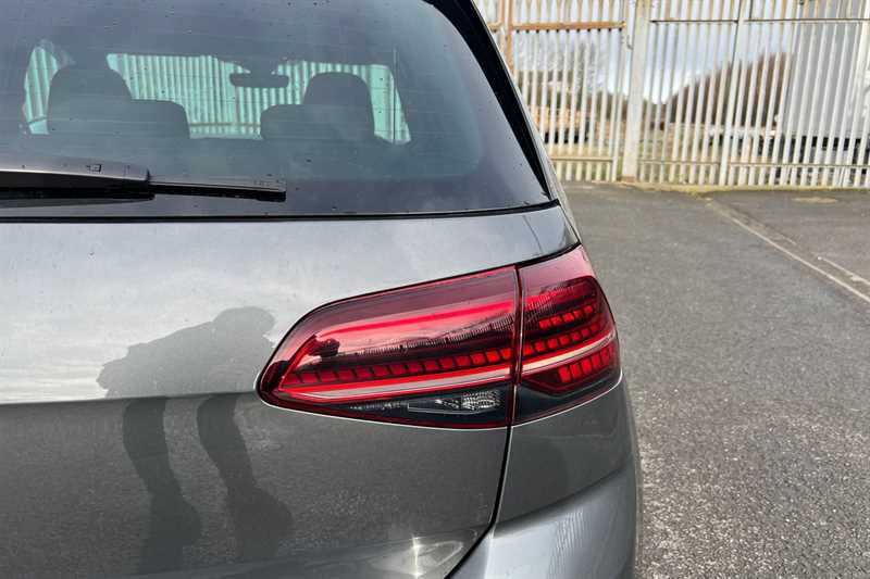 Used Volkswagen Golf 2019 for sale - 77700041: Photo 32