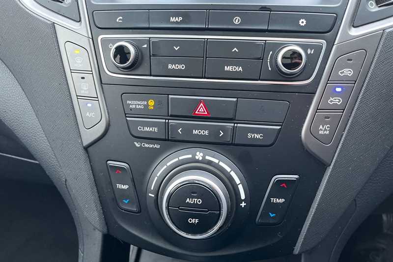 Used Hyundai Santa Fe 2016 for sale - 77390424: Photo 15