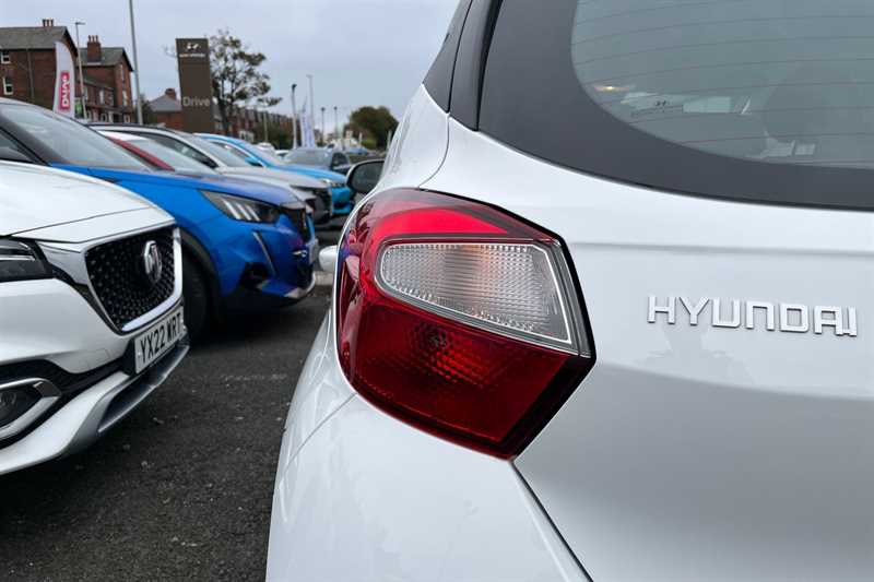 Used Hyundai i10 2024 for sale - 76516801: Photo 32