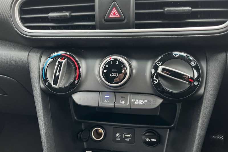 Used Hyundai KONA 2018 for sale - 76956430: Photo 15