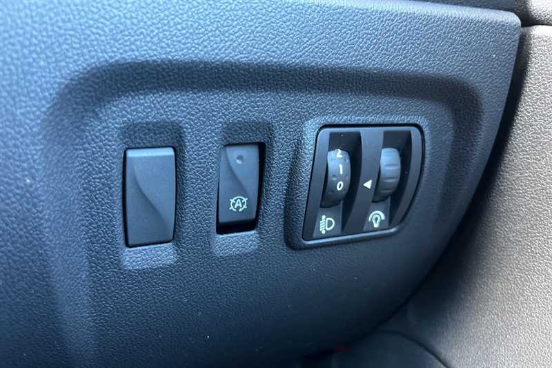 Used Renault Captur 2020 for sale - 76489350: Photo 38