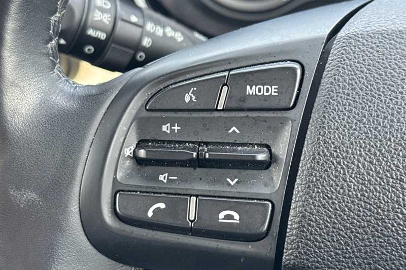 Used Hyundai i10 2023 for sale - 77316895: Photo 21