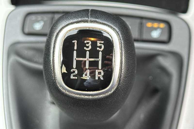 Used Hyundai i10 2023 for sale - 77316895: Photo 40