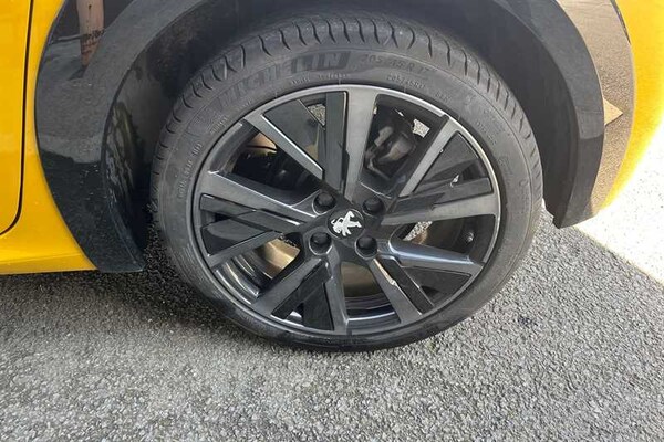 Used Peugeot 208 2023 for sale - 76088261: Photo 11