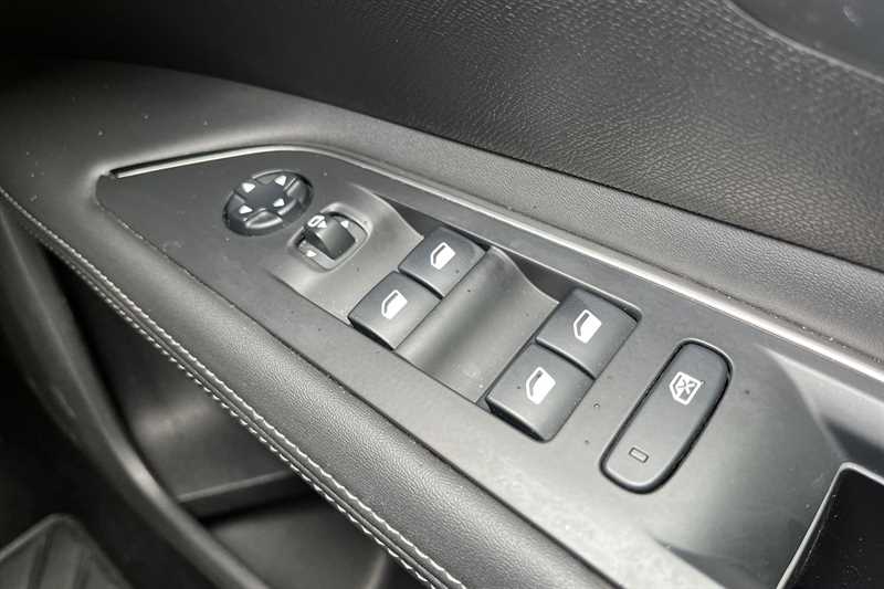 Used Peugeot 3008 2019 for sale - 77944535: Photo 16