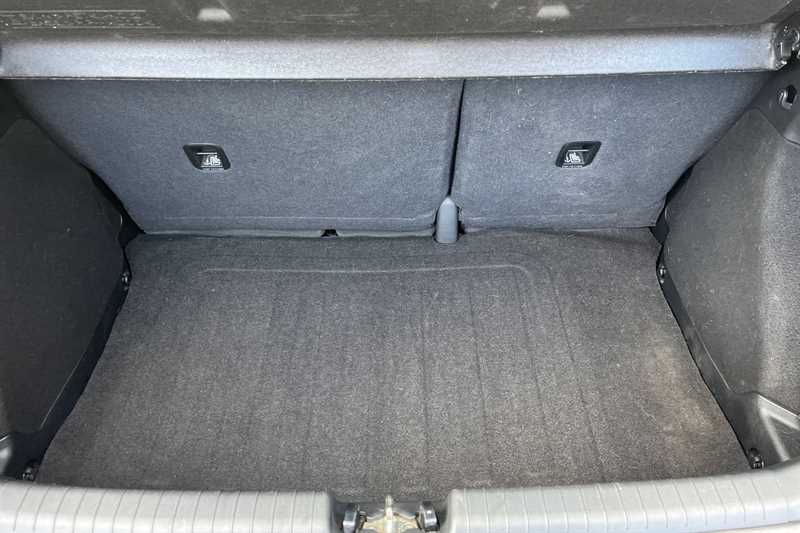 Used Hyundai i20 2020 for sale - 77899424: Photo 25