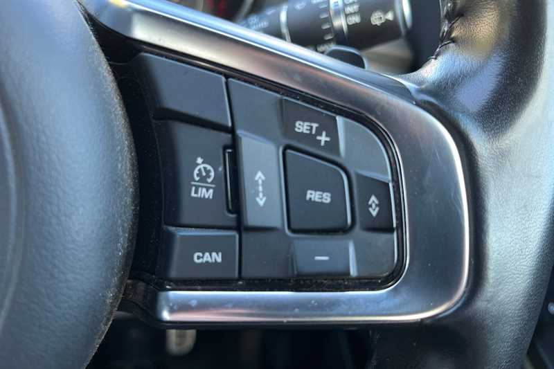 Used Jaguar E-Pace 2017 for sale - 76044708: Photo 22