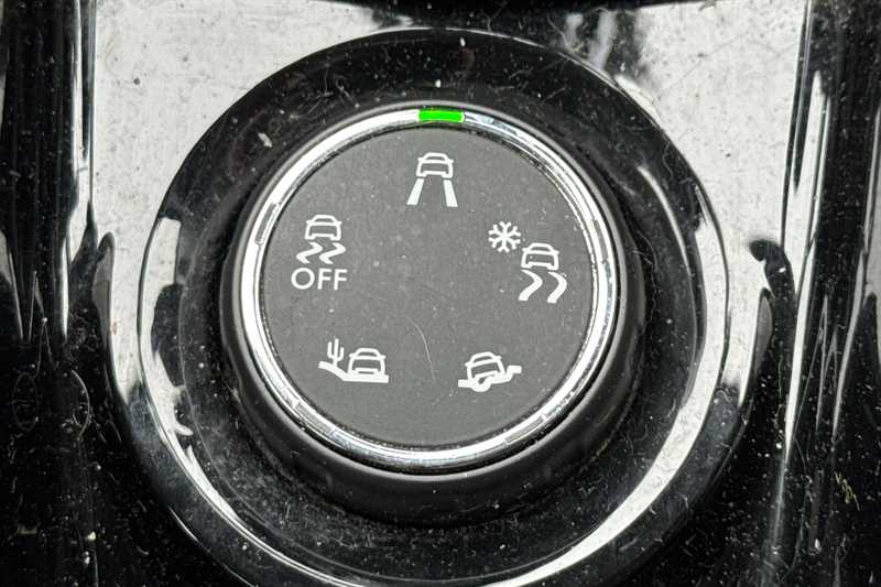 Used Peugeot 2008 2018 for sale - 77795800: Photo 39