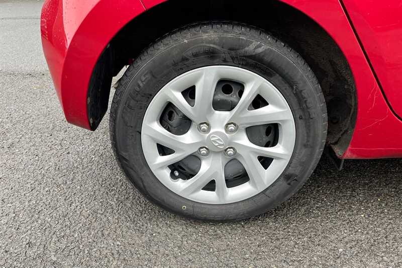 Used Hyundai i10 2017 for sale - 77788334: Photo 9