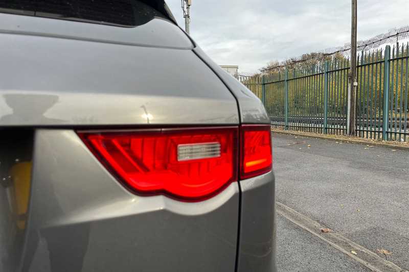 Used Jaguar F-Pace 2017 for sale - 77085036: Photo 32