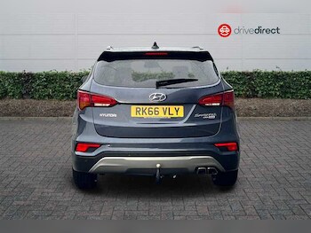 Used Hyundai Santa Fe 2016 for sale - 77480964: Photo