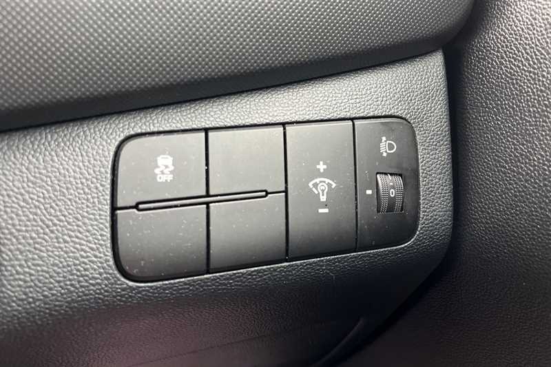 Used Hyundai i10 2017 for sale - 77828670: Photo 38