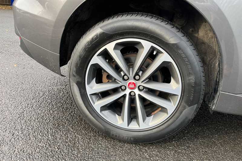 Used Jaguar F-Pace 2017 for sale - 76529829: Photo 10