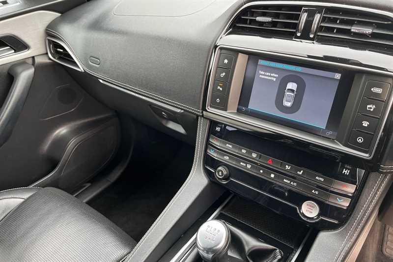 Used Jaguar F-Pace 2017 for sale - 76529829: Photo 14